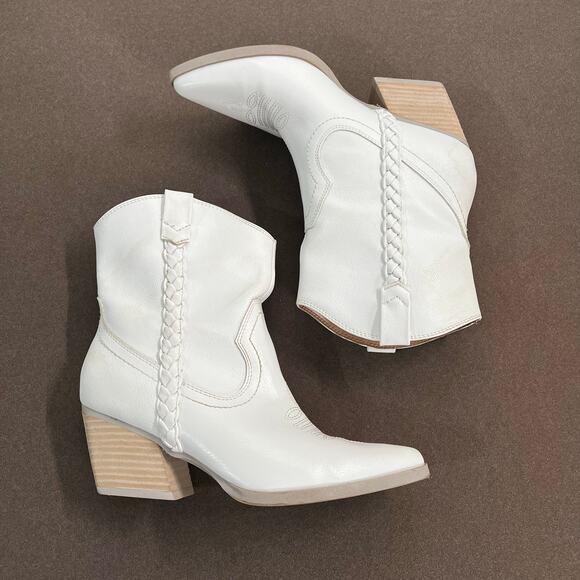 Dolce Vita Cream Ankle Booties - Picture 1 of 5